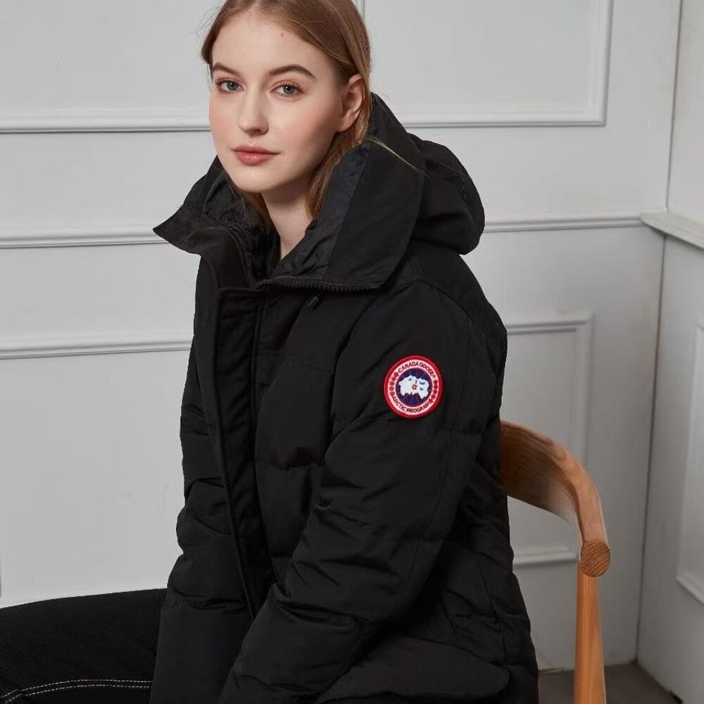 Canada Goose Women’s Down Coat – Black